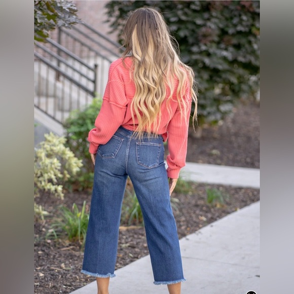 Judy Blue BUTTON FLY CROP WIDE LEG 
Jeans - Picture 5 of 9